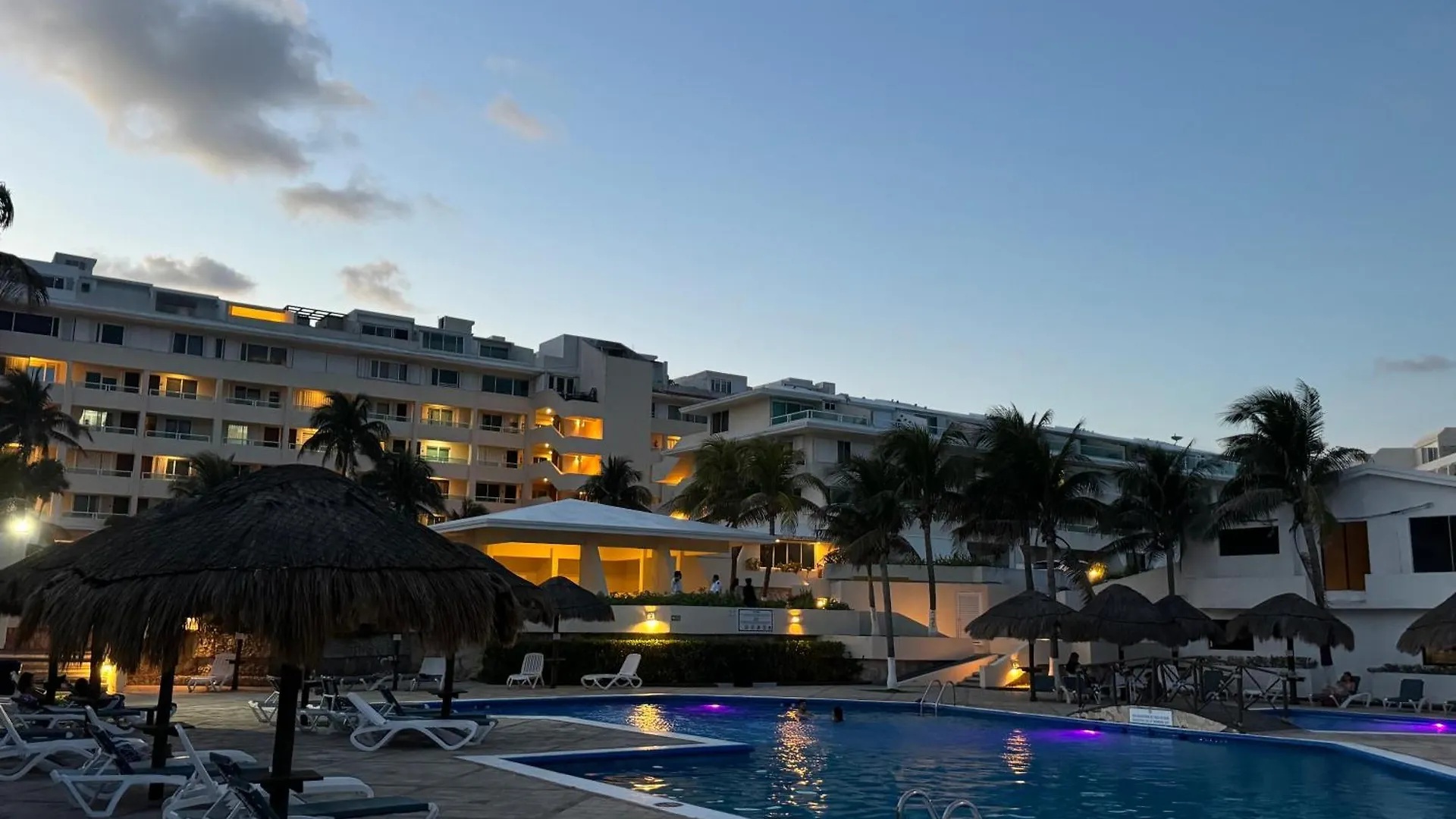 Апартаменты Cancun Beach By Brisas